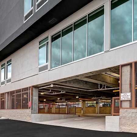 阿尔伯克基大学区万豪春丘套房酒店 外观 照片