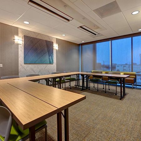 阿尔伯克基大学区万豪春丘套房酒店 外观 照片